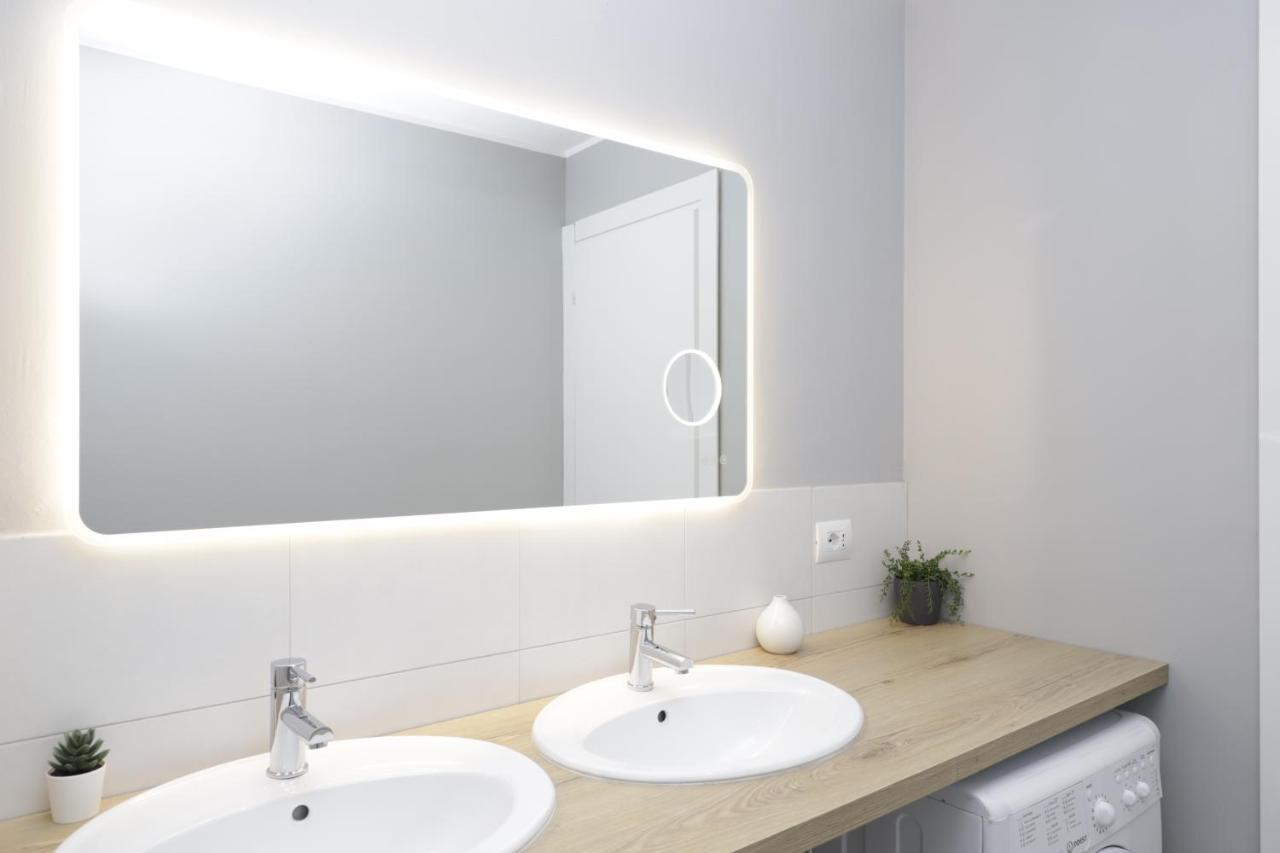 2 Design Apartments in Piazza San Marco Milano Esterno foto