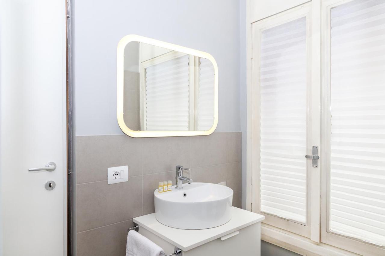 2 Design Apartments in Piazza San Marco Milano Esterno foto