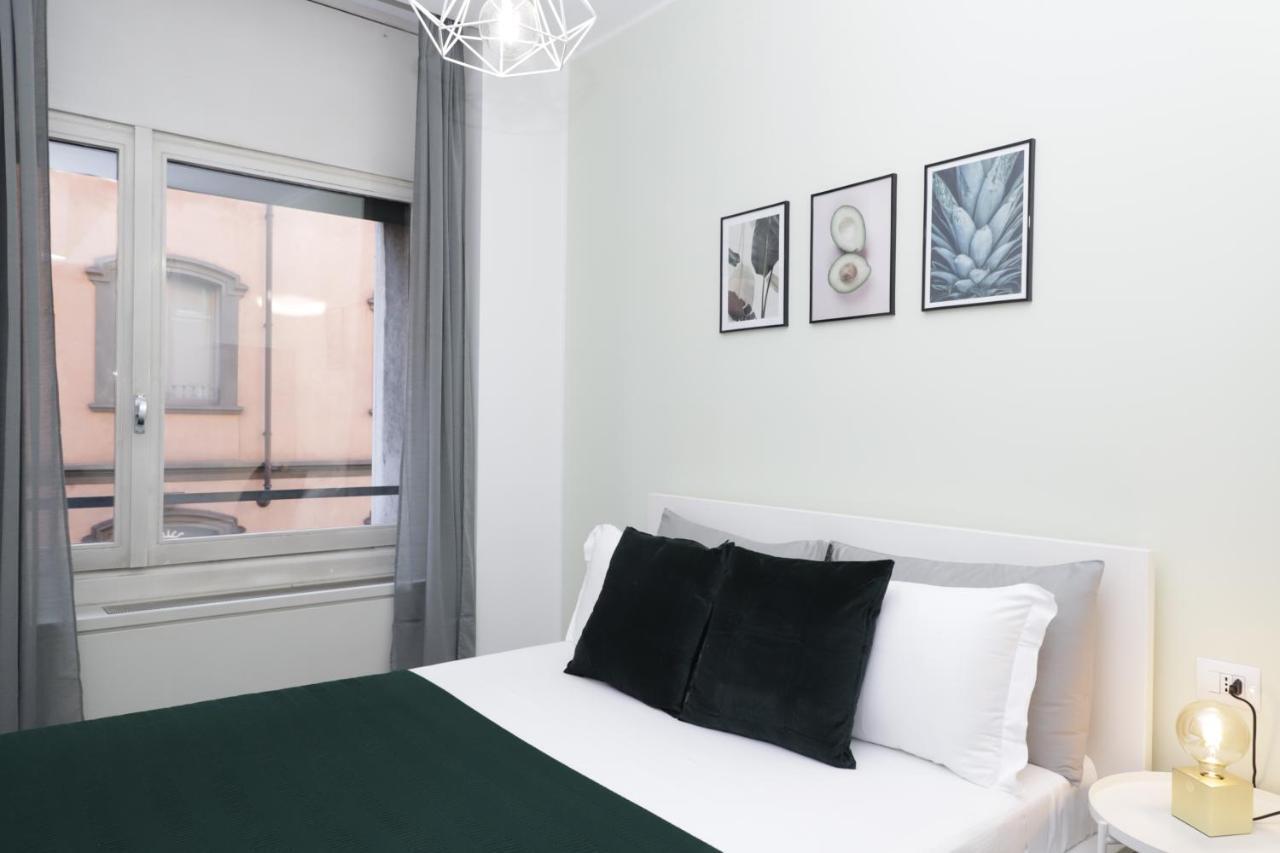 2 Design Apartments in Piazza San Marco Milano Esterno foto